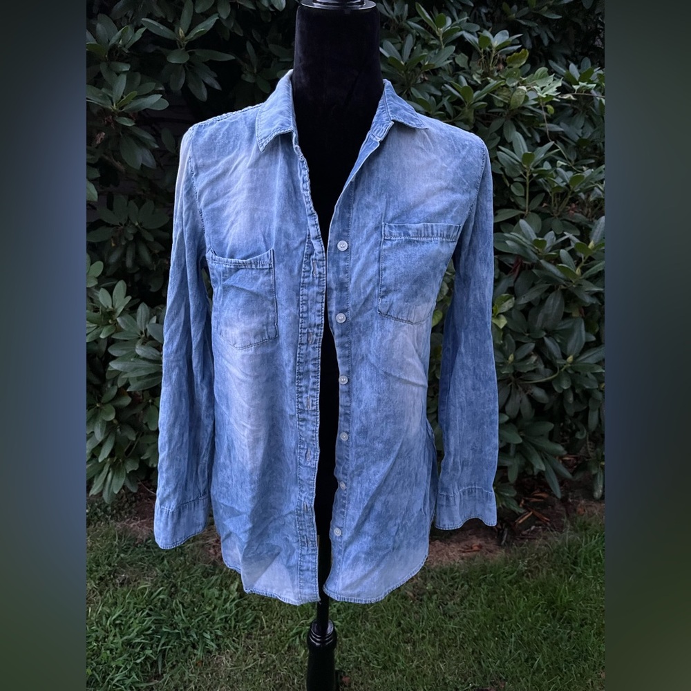 Charlotte Russe Light Blue Casual Button Down Shirt